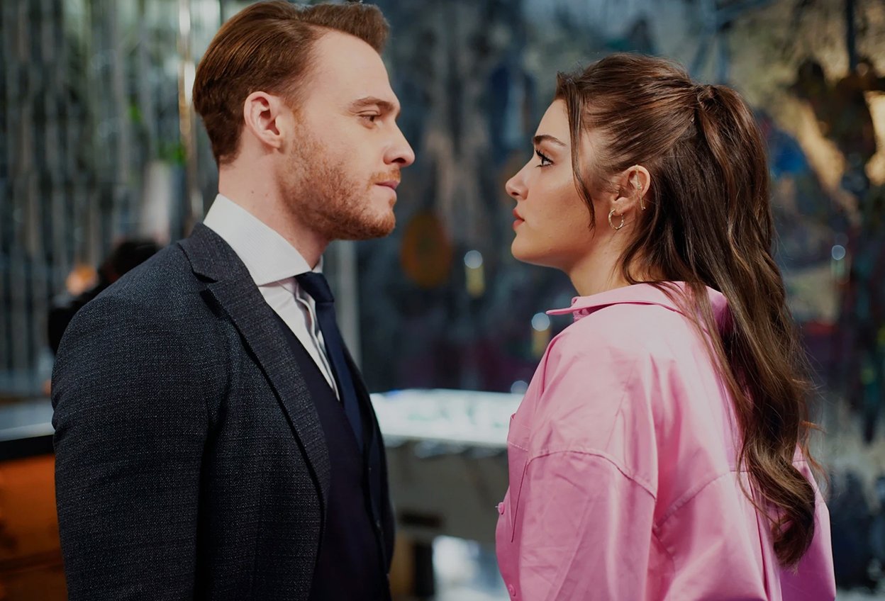 Кадр из сериала «Постучись в мою дверь». 5 красных флагов в отношениях на примере сериала «Постучись в мою дверь»
