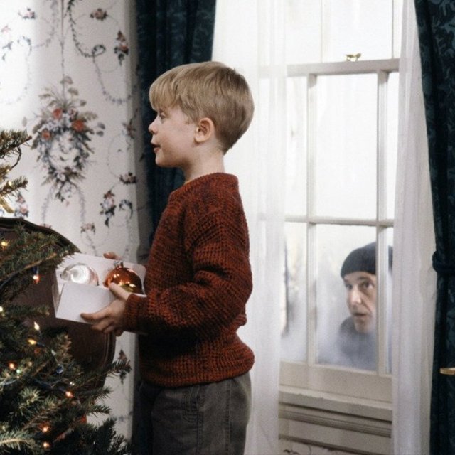 «Бедная Саша» или «Один дома». Тест, который выберет вам идеальный новогодний фильм