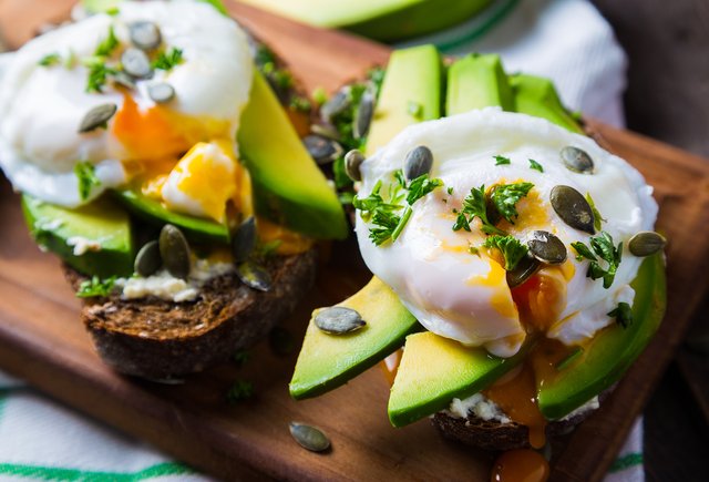 Как приготовить яйцо пашот: 4 проверенных лайфхака, которые смогут повторить все