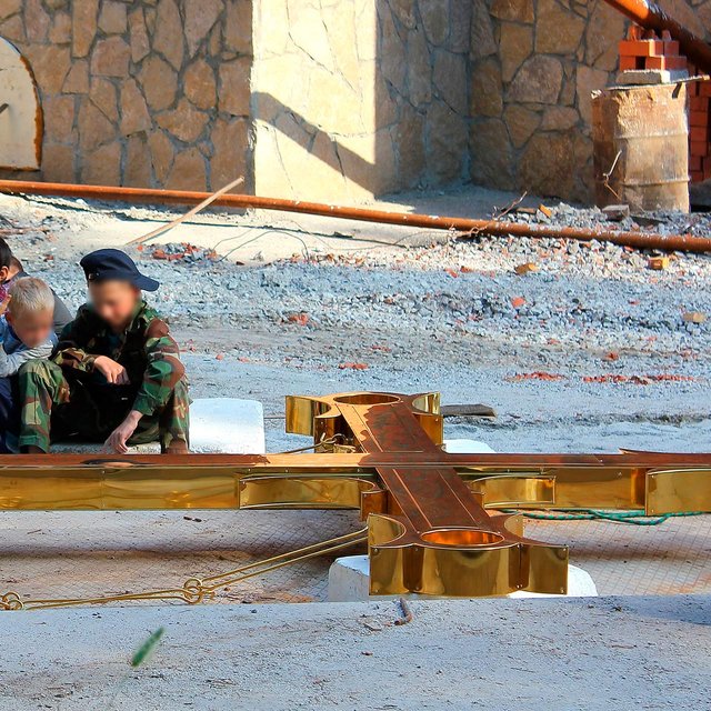 "Я была в экзальтации, ведь меня бьют ремнём отца Сергия". Как жили и чему учились дети в Среднеуральском женском монастыре