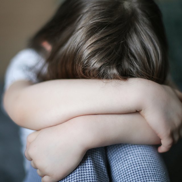 Ребёнок тяжело переживает переезд: как помочь ему адаптироваться в другой стране