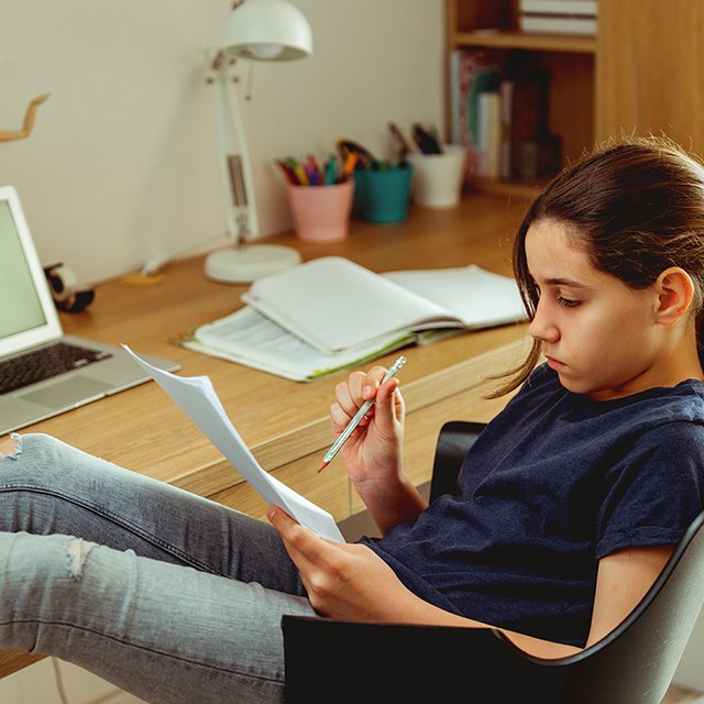 «Чушь собачья эта дистанционка!». Как прошёл первый учебный день в школах России