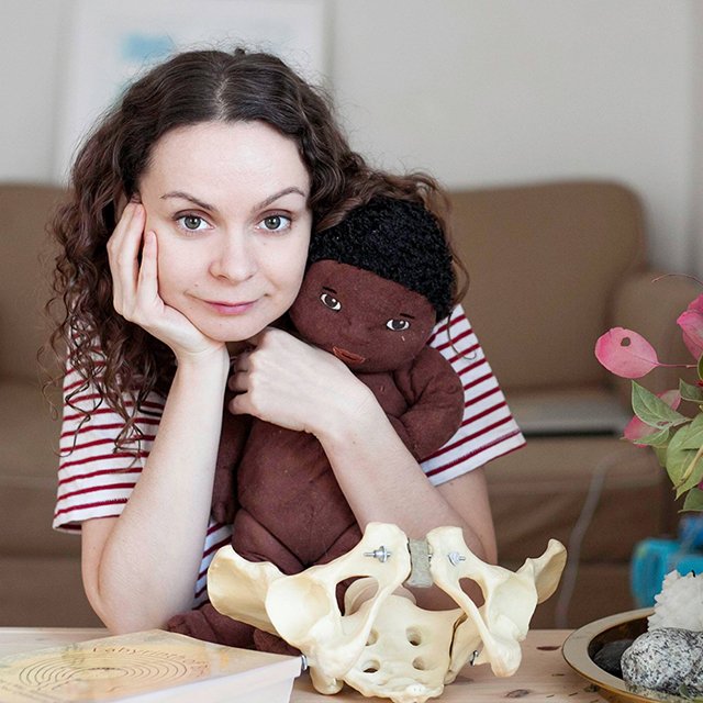 «Я вынуждена постоянно делать выбор между работой и семьёй». Правила воспитания доулы Дарьи Уткиной