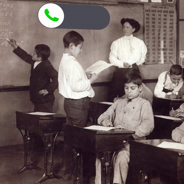 Завуч требует от учителя отвечать на его звонки даже во время урока. Это законно?