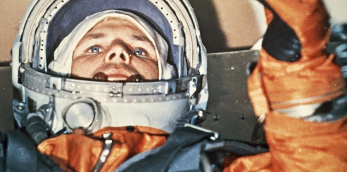 Юрий Гагарин, Владимир Путин и Наруто: кого считают своими героями современные школьники