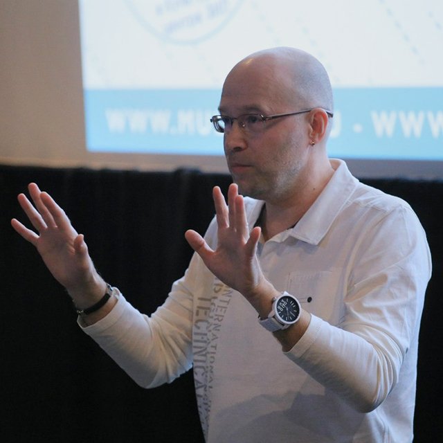 «Те, кто любит кота Леопольда, на стороне света или тьмы?»