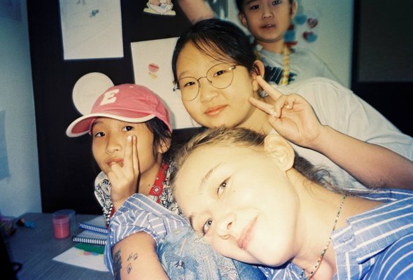 Учительница английского Поллианна со своими учениками