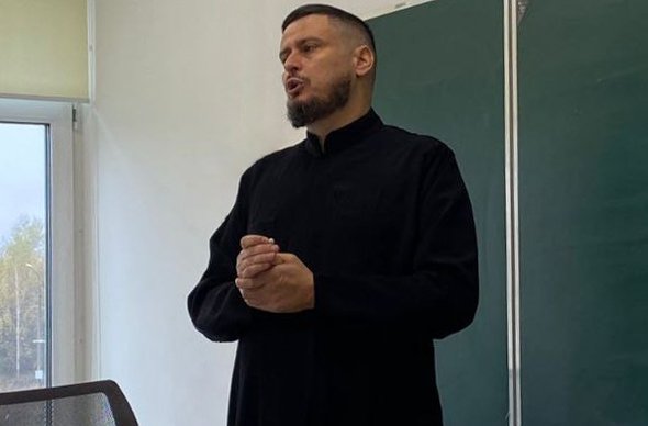 Отец Евгений Дорофеев. Должны ли дети поститься, зачем их крестить и нужны ли уроки православия в школе: 3 родительских вопроса священнику