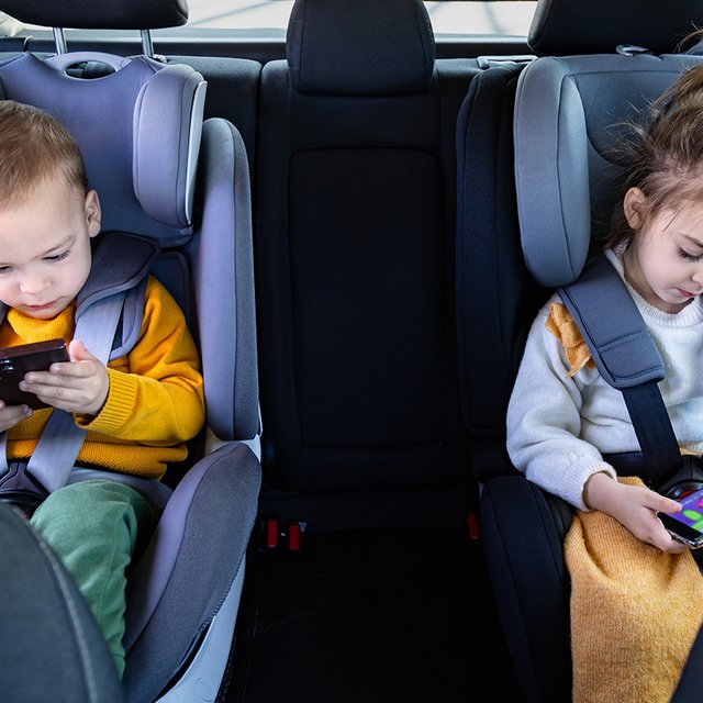 Правила перевозки детей на автомобилях в 2025 году: штрафы и изменения