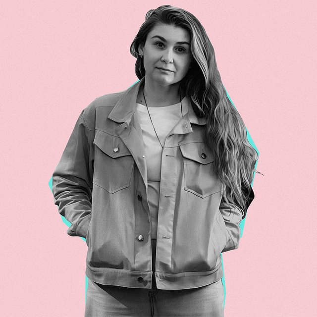 «Сама виновата — в том, что хотела выжить». История стендап-комика Ольги Симоновой — о домашнем насилии и убийстве мужа