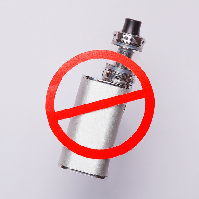 Как мы будем жить после 1 июня: выплаты на детей, закон о продаже вейпов, оформление загранпаспортов и не только