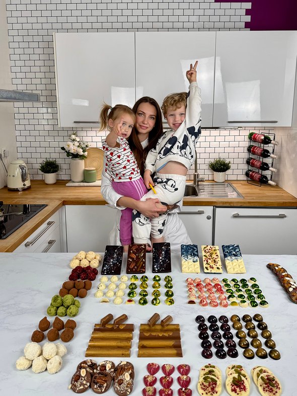 Мама двоих детей из Белоруссии — об учебе в кулинарной школе в Париже. Дарья с детьми