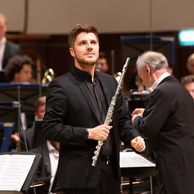 «Возможно, России не хватает общеобразовательных школ с музыкальным уклоном»