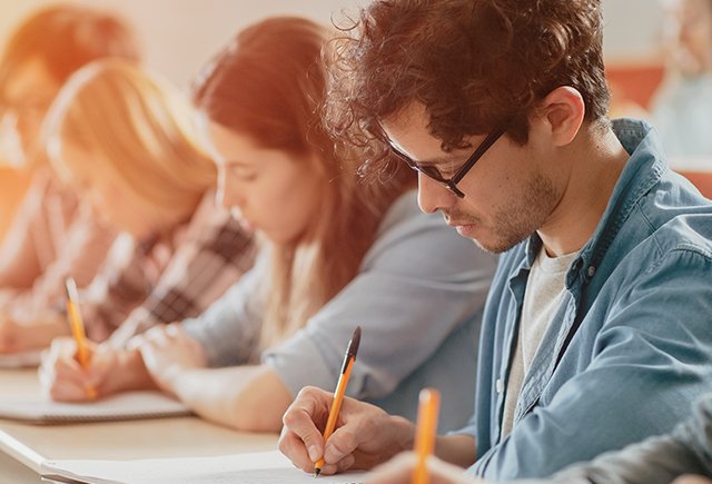 Может ли вуз набирать студентов на программу без аккредитации?