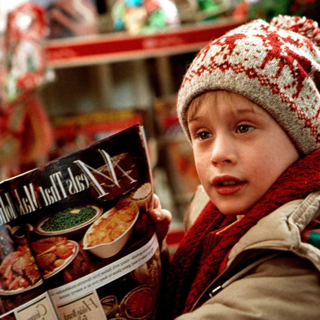 «Аквариум с мясом» и «вязкий чай из крема». Угадайте, какие блюда с новогоднего стола описывают дети