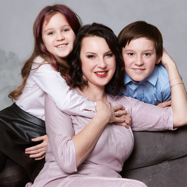 «У меня есть пароли от телефонов детей». Правила воспитания фигуристки Ирины Слуцкой