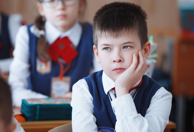 Бросить школу и поступить в первый класс без конкурса: на что имеют право наши дети