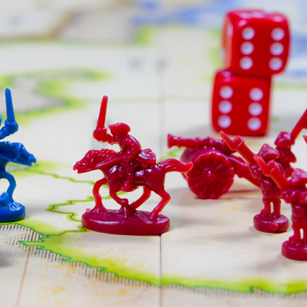 7 настольных игр вместо скучных уроков