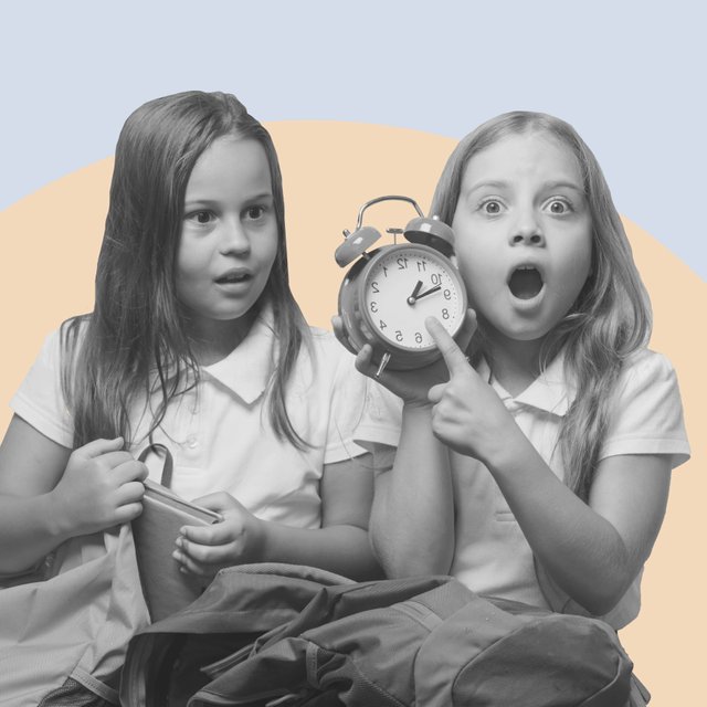 «Бежим! До урока три минуты!». 7 способов перестать суетиться — даже если у вас не один ребёнок