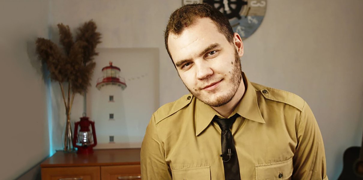 «Детям плевать на утро в зимнем лесу»: учитель литературы, с которым не стали продлевать контракт из-за блога на YouTube