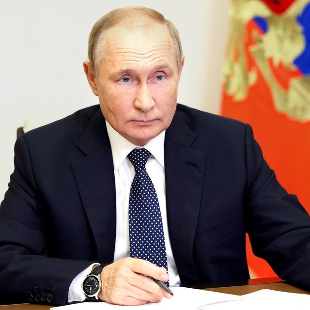 Отсрочка от мобилизации, учебники истории, «Разговоры о важном». Что сказал Путин на встрече с учителями