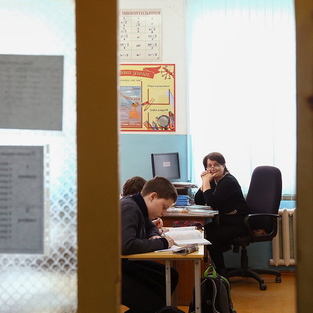 15 вопросов о правах учителей: оплата труда, переработки и ответственность за детей