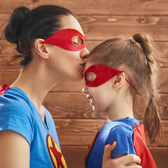 6 трогательных видео об искусстве быть мамой