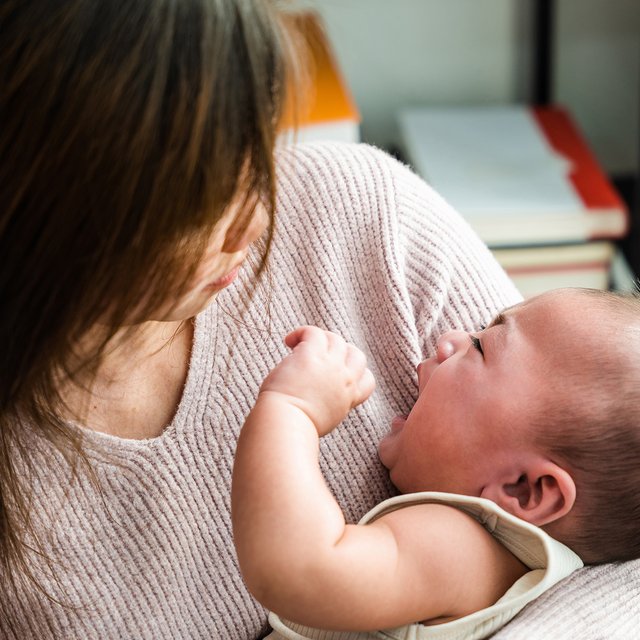 Ребёнок постоянно плачет, у меня уже не осталось сил: что делать?