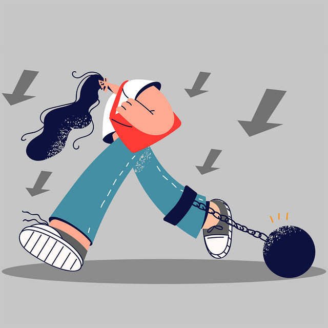 Боюсь, что после смерти мамы ее долги повесят на меня: такое может случиться?