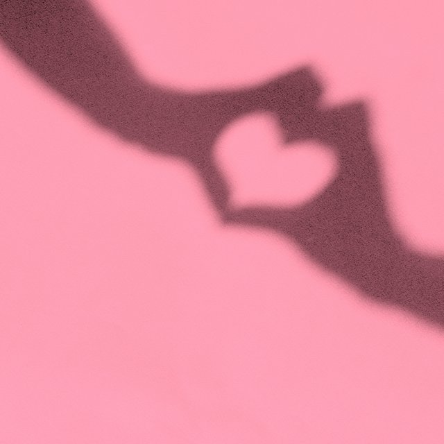 Я учительница, и со мной флиртуют старшеклассники: как на это реагировать?