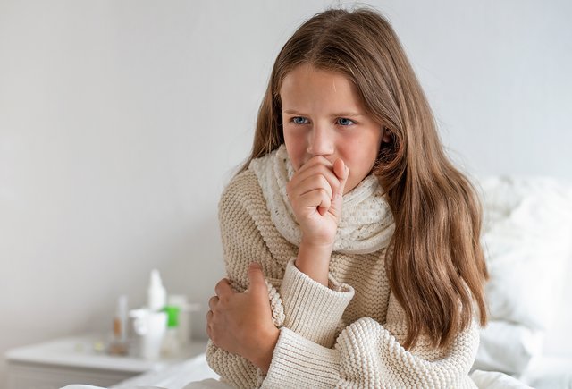 У ребёнка частые бронхиты, врач советует заняться спортом или вокалом. Это правда поможет?