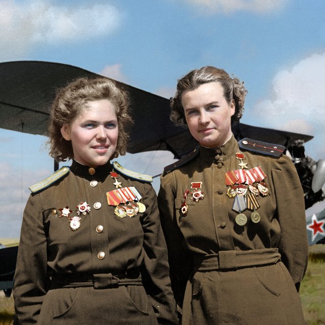 «Сестренка топала в соседнем взводе»: почему 23 февраля не только про защитников, но и защитниц