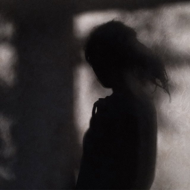 Мне 15 лет, я тихая и пугливая, боюсь каждого шороха. Как это исправить?