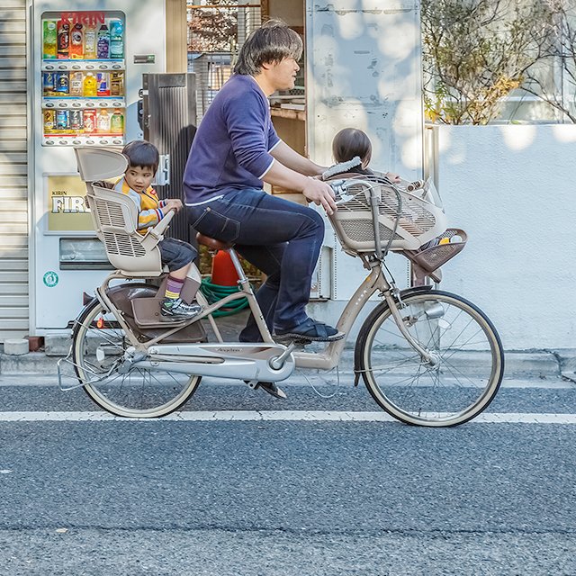 8 любопытных особенностей родительства в разных странах мира