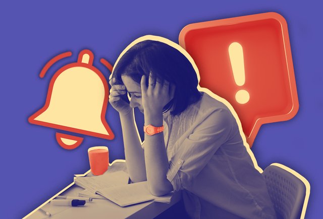 «Кажется, что ты чем-то больна»: причины и последствия выгорания учителей