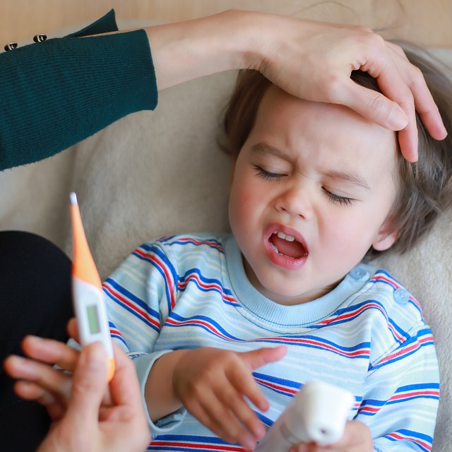 Ребёнок пошел в сад и теперь постоянно болеет: нормально ли это и что делать