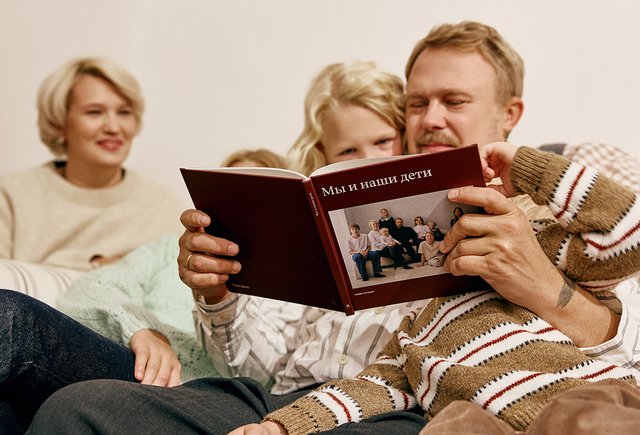 Как сделать семейный альбом, который все будут пересматривать: 4 вдохновляющие истории