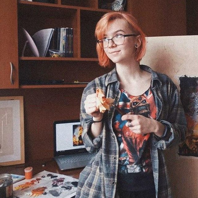«Выходя с работы, ты продолжаешь думать как учитель». Как 21-летний архитектор стала преподавателем в инклюзивной школе