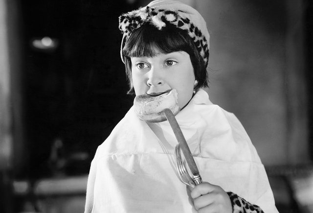 Ребенок не успевает поесть в школе за 10 минут. Сколько должна длиться перемена для завтрака и обеда?