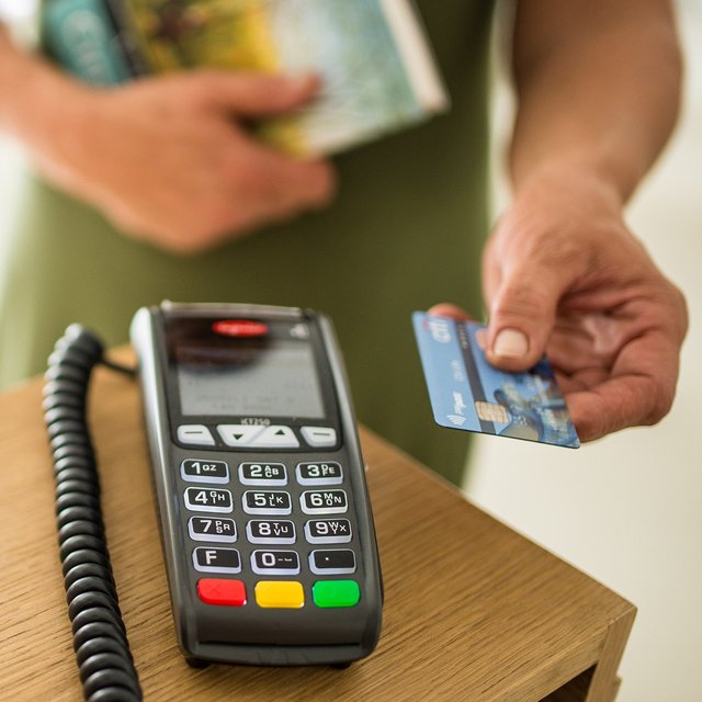 Школа заставляет родителей покупать рабочие тетради и учебники: законно ли это