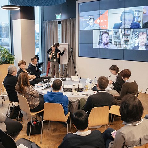 Бедность, недоверие, отсутствие «плеча». Что мешает нашим учителям