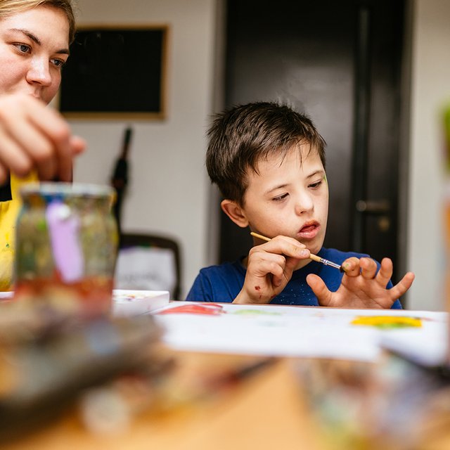«20 лет назад эта тема вообще не обсуждалась». Кто и как поддерживает детей с синдромом Дауна в России