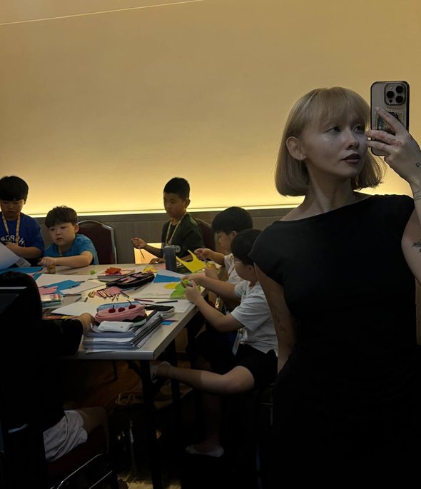 Поллианна вместе со своими учениками