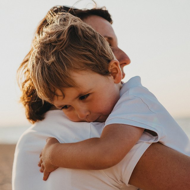 «Девочку вырастить может каждый, а мальчика — ну, тут мужик нужен!». Соло-мама — о воспитании сына
