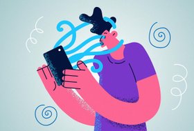 Обложка «Забери у ребенка гаджет — и 80% проблем растворятся»: мама школьников — о цифровизации образования