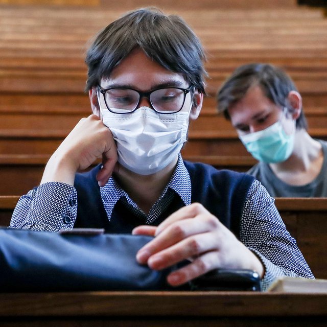 «Если отменить отсрочку от призыва, вузы рассыпятся». Почему высшее образование в кризисе