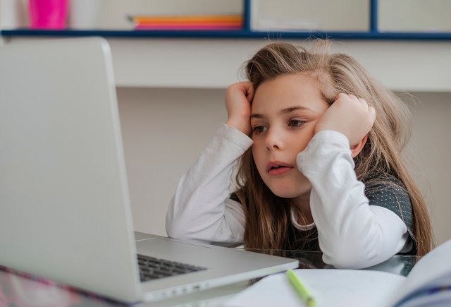 Учитель просит проходить тесты на ресурсе «Урок цифры»: обязательно ли это