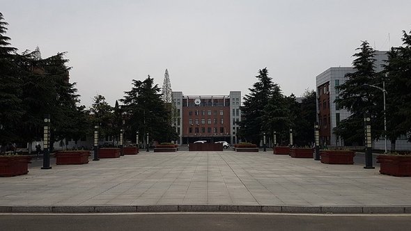Территория Западного Аньхойского Университета