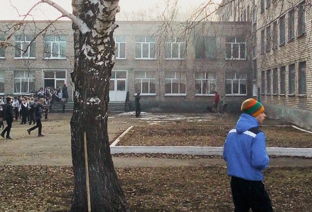 В Башкирии подросток c ножом напал на учительницу и школьников