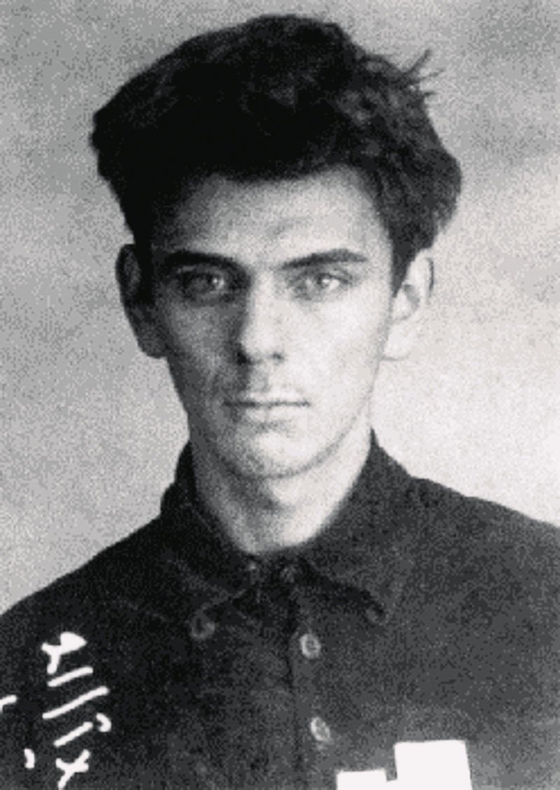 Юрий Домбровский. Фото из следственного дела НКВД СССР. 1932 год